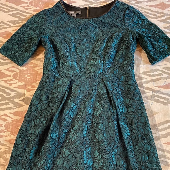 MODEST LACED DRESS - Picture 1 of 5